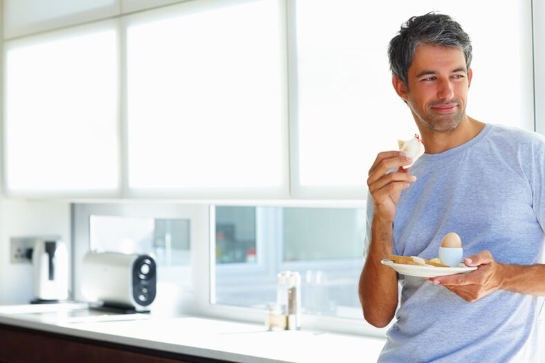 Eating eggs